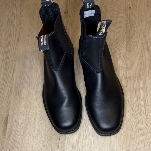 Brand new without box Chelsea blundstone boots - Picture 5 of 6